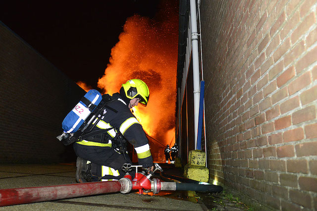 2020/56/20200224-00u20 GB 012 Grote brand industrie Boesingheliede.jpg